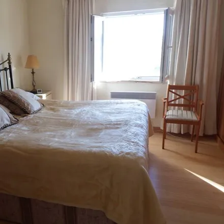 Rent this 5 bed house on 8005-410 Distrito de Évora