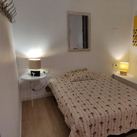 Image 4 - Carrer de Vidal Canelles, 21, 46011 Valencia, Spain - Apartment for rent