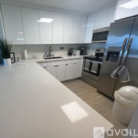 Image 6 - 2301 Collins Avenue, Unit 927 - Condo for rent