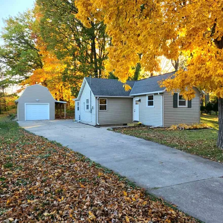 Buy this 3 bed house on 1095 Western Avenue in Green Bay, WI 54303