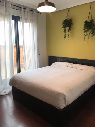 Rent this 5 bed room on Madrid in Avenida del Planetario, 1-1E