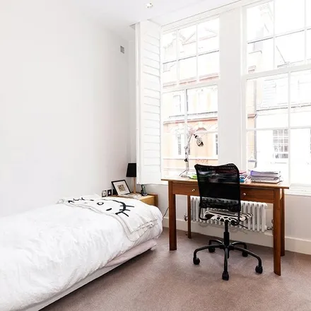 Rent this 2 bed apartment on Cross Ashes 6 in Rookery Road, London