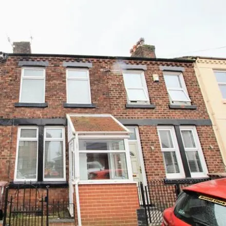 Rent this 2 bed townhouse on New Road in St Helens, L34 2QE