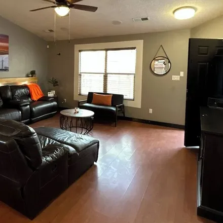 Rent this 4 bed house on Albuquerque