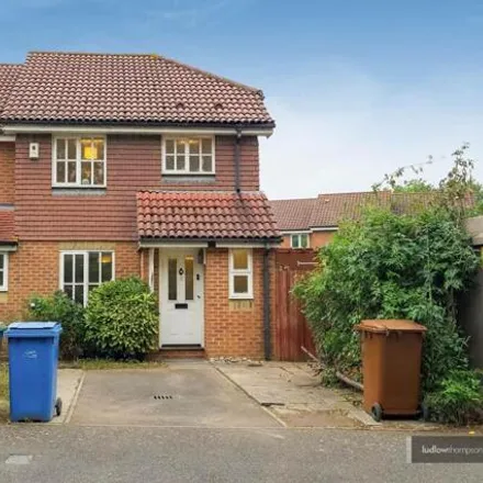 Rent this 3 bed house on Abbotswood Road in Londres, London