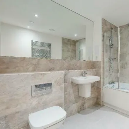 Image 3 - Brook Point 1412 - 1420, High Road, Oakleigh Park, London, N20 9HR, United Kingdom - Apartment for sale