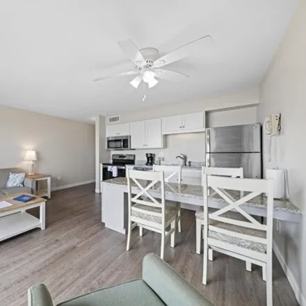 Image 9 - The Surf Suites, 711 South Lumina Avenue, Wrightsville Beach, New Hanover County, NC 28480, USA - Condo for sale