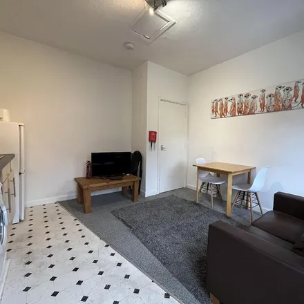 Rent this 2 bed room on 50 Peveril Street in Nottingham, NG7 4AL