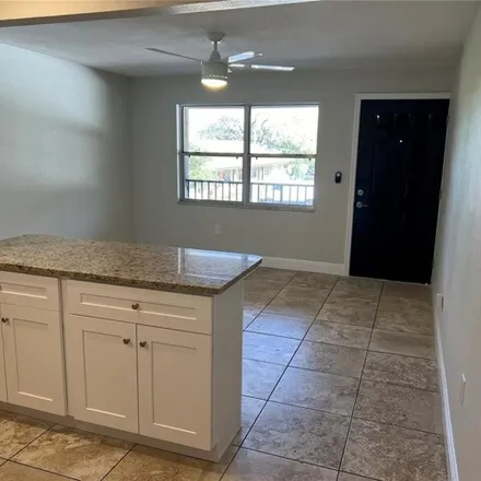 Image 4 - 2525 Harn Boulevard, Clearwater, FL 33764, USA - Condo for sale