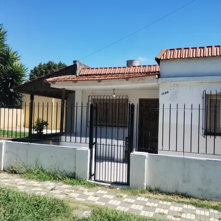 Rent this 2 bed house on Pi y Margall 1599 in Rafael Calzada, Argentina