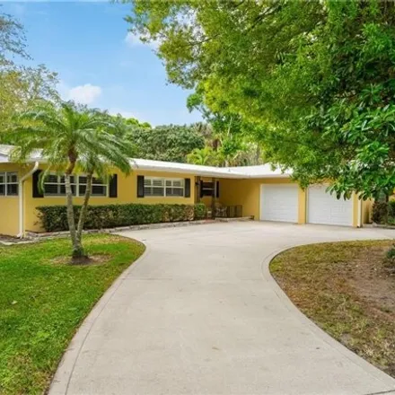 Buy this 3 bed house on 645 Royal Palm Place in Vero Beach, FL 32960