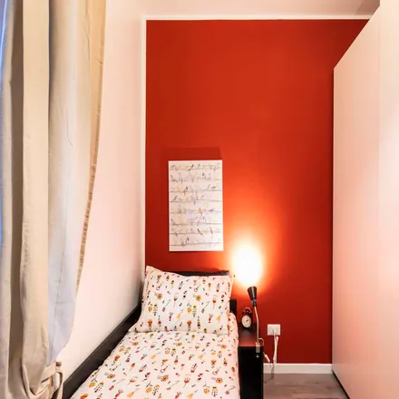 Rent this 3 bed room on Via Ilarione Rancati in 10, 20127 Milan MI