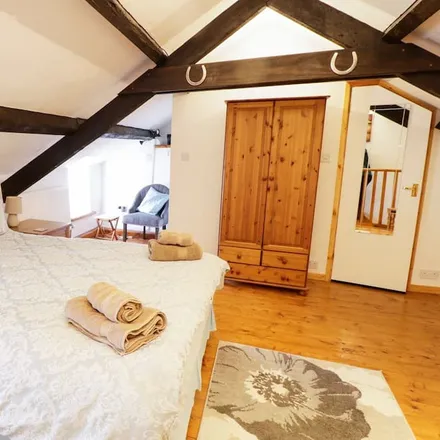 Rent this 3 bed duplex on Holyhead in LL65 1YR, United Kingdom