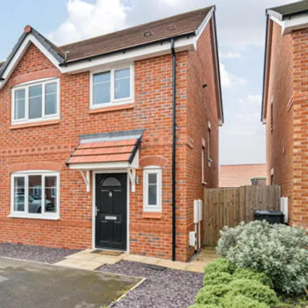 Buy this 3 bed duplex on Oldbury Way in Skelmersdale, WN8 6HQ