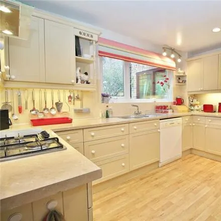 Image 4 - Prince William Close, Worthing, BN14 0AZ, United Kingdom - House for sale