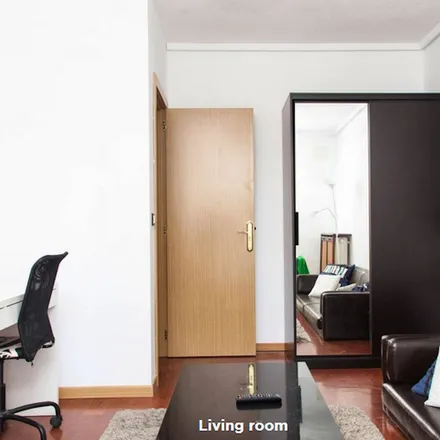 Image 8 - Sal gorda, Calle Beatriz de Bobadilla, 28040 Madrid, Spain - Apartment for rent