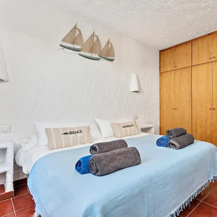 Image 4 - Cala Blanca, Passatge de l'Espigol, 07769 Ciutadella, Spain - Apartment for rent