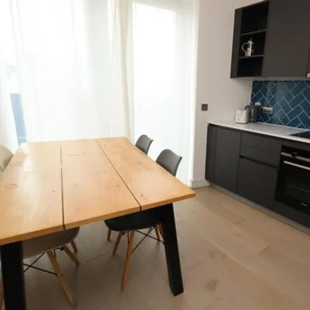 Image 4 - Cassia Building, Gorsuch Place, London, E2 8HY, United Kingdom - House for rent