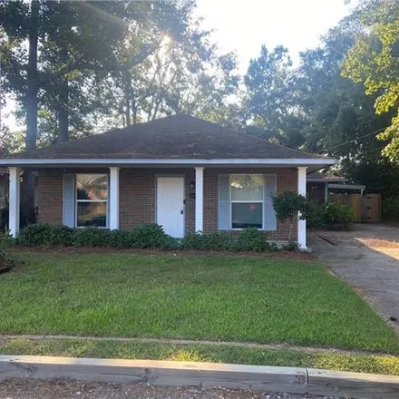 Rent this 4 bed house on 1539 9th Street in Broadmoor, Slidell