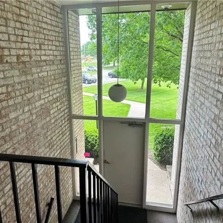 Image 8 - Meadow Lane, Middleburg Heights, OH 44130, USA - Condo for sale