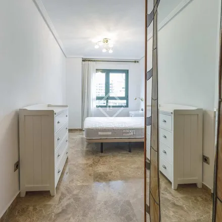 Rent this 4 bed apartment on Hernán Cortés - Ciril Amorós in Carrer d'Hernán Cortés, 46004 Valencia