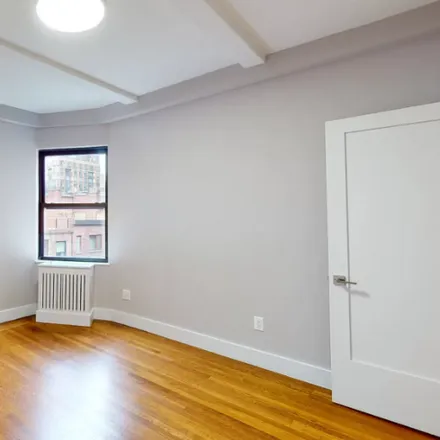 Rent this 3 bed apartment on 1033 Lexington Ave