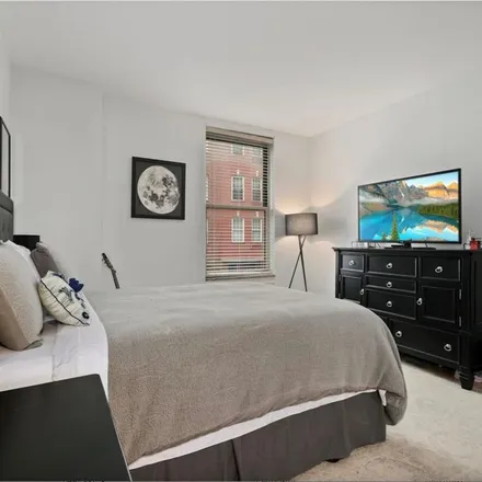Image 1 - The Sutton, Regent Street, Jersey City, NJ 07302, USA - Apartment for rent