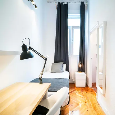 Rent this 1 bed room on Calle de Caños del Peral in 5, 28013 Madrid