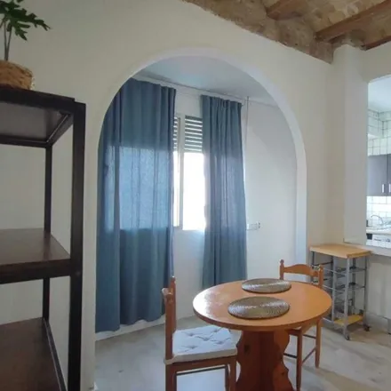 Rent this 2 bed apartment on Carrer de Sevilla in 24, 46006 Valencia