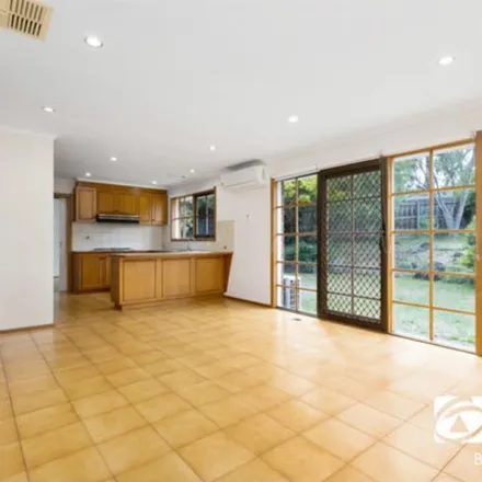 Image 3 - Tidcombe Crescent, Doncaster East VIC 3109, Australia - Room for rent