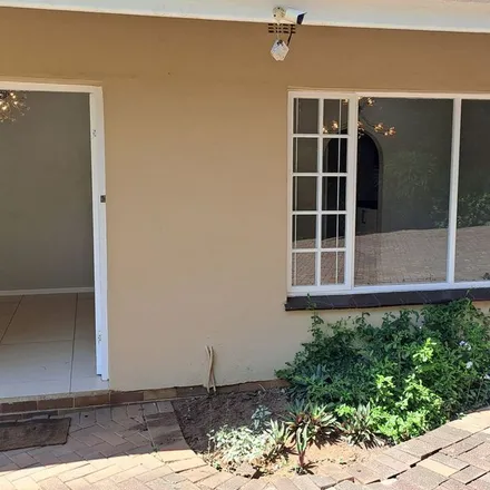 Image 5 - Headingley Avenue, Dawncliffe, Queensburgh, 3630, South Africa - Apartment for rent