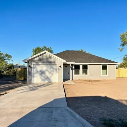 Buy this 3 bed house on 621 East 29th Street in San Angelo, TX 76903