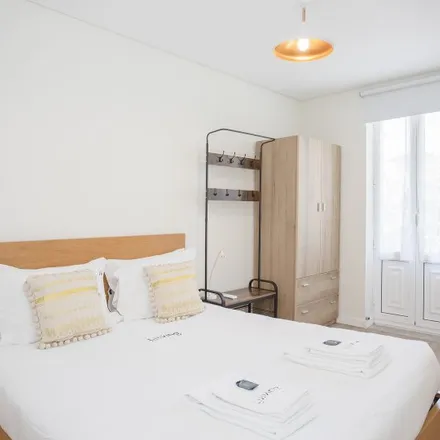 Rent this 6 bed apartment on Rua do Duque da Saldanha in 4000-420 Porto, Portugal