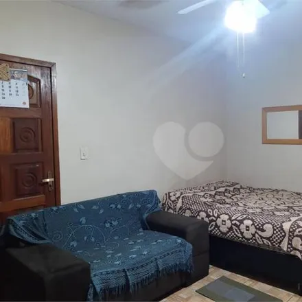 Buy this 4 bed house on Avenida Brasilia 104 in Vila Amorim, Suzano - SP