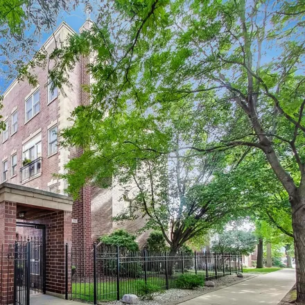 Buy this 2 bed duplex on 1814 West Norwood Street in Chicago, IL 60659