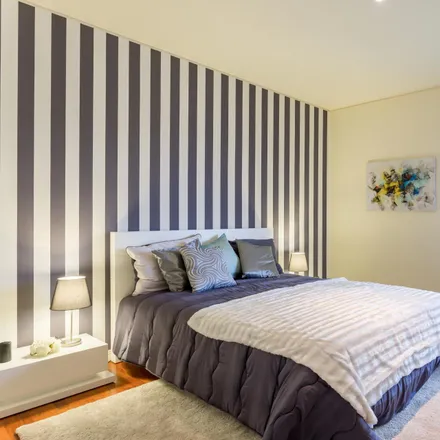 Rent this 4 bed room on Rua de Duarte Barbosa in 4150-253 Porto, Portugal