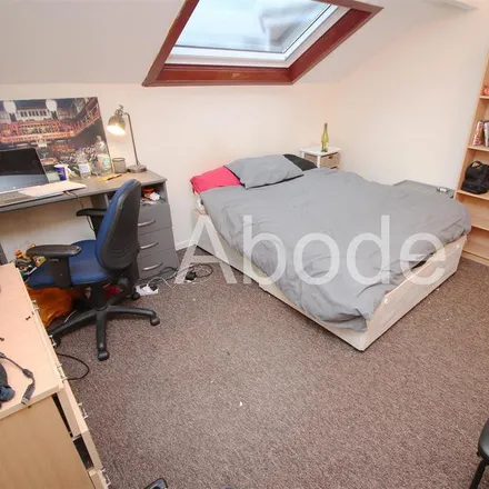 Image 7 - Back Welton Mount, Leeds, LS6 1ET, United Kingdom - House for rent