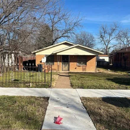 Rent this 3 bed house on 2112 Prairie Avenue in Fort Worth, TX 76106