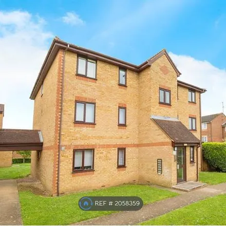 Rent this 2 bed apartment on Shell in 56 Burnham Lane, Slough