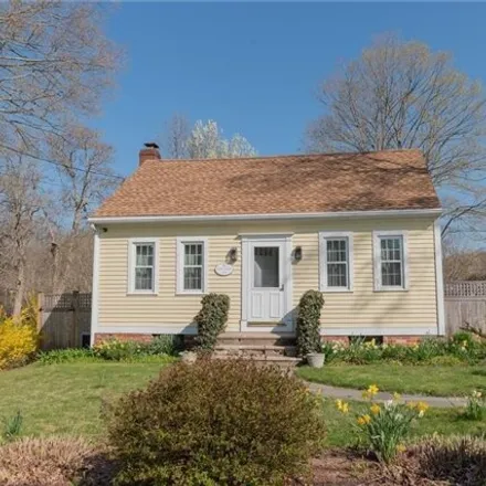 Rent this 2 bed house on 91 Main Street in Essex, Lower Connecticut River Valley Planning Region