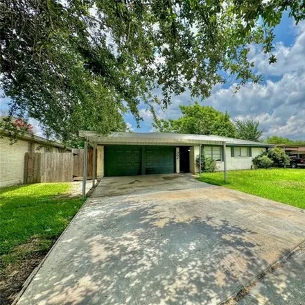 Buy this 4 bed house on 302 Pamela Dr in Baytown, Texas