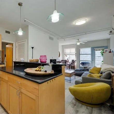 Image 6 - 711 West 26th Street, Austin, TX 78705, USA - Condo for sale