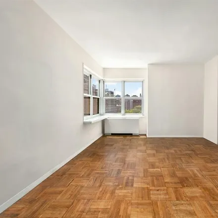 Image 6 - 20 EAST 9TH STREET 12N in Greenwich Village - Apartment for sale
