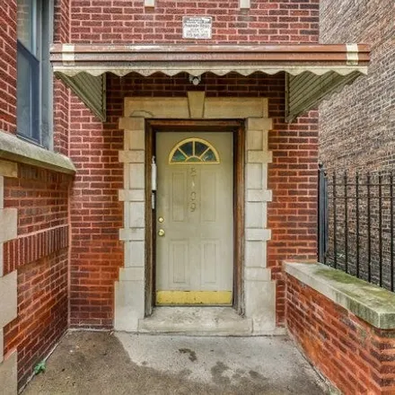 Image 2 - 903-907 East 81st Street, Chicago, IL 60619, USA - Duplex for sale