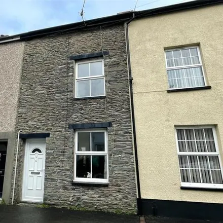 Buy this 3 bed townhouse on Heol Iorwerth in Machynlleth, SY20 8HS