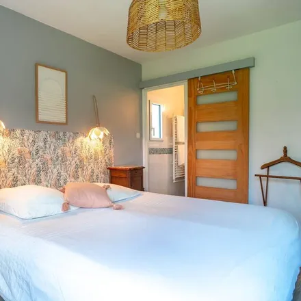 Rent this 4 bed house on Quimperlé in Parvis Simone de Bollardière, 29300 Quimperlé