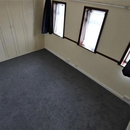 Rent this 2 bed townhouse on unnamed road in London, RM8 3BL