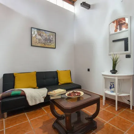 Rent this 4 bed house on 35560 Tinajo