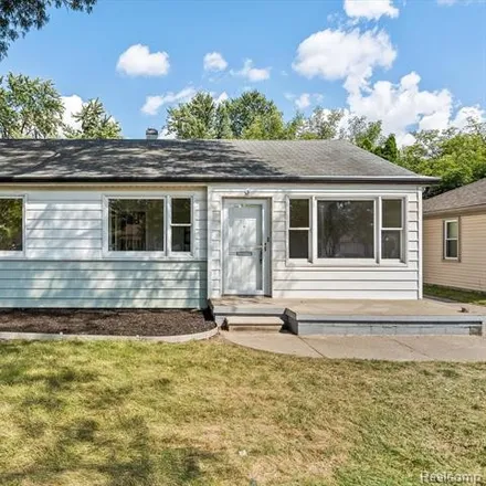 Buy this 3 bed house on 4018 Coolidge Highway in Royal Oak, MI 48073
