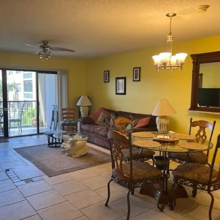 Image 5 - 686 Uno Lago Drive, Juno Beach, Palm Beach County, FL 33408, USA - Apartment for rent